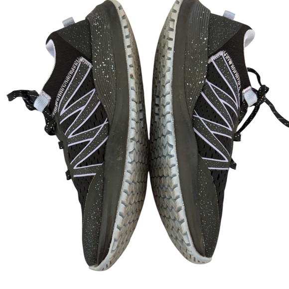 Women’s Avia Sneakers - Picture 7 of 10